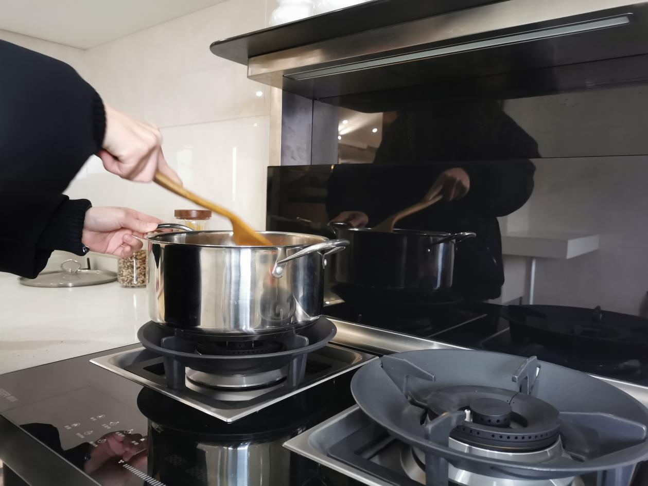 小廚房裝修無煩惱，集成灶10大品牌超小機(jī)身排憂解難