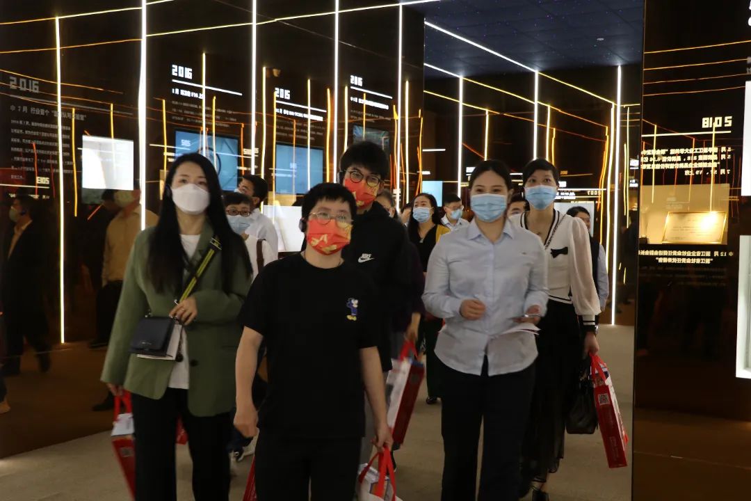 集成十大品牌帥豐電器聯(lián)合建設(shè)銀行開(kāi)展建行家裝節(jié)活動(dòng)