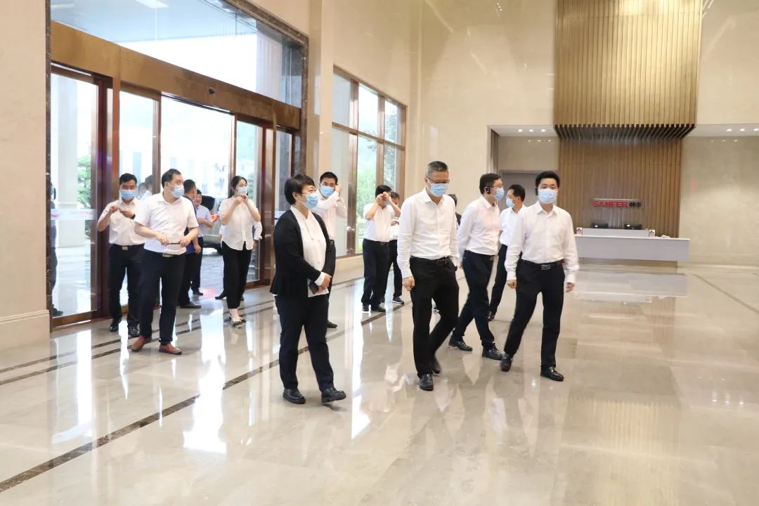 快訊|湖北省竹溪縣黨政代表團(tuán)一行蒞臨帥豐電器參觀調(diào)研