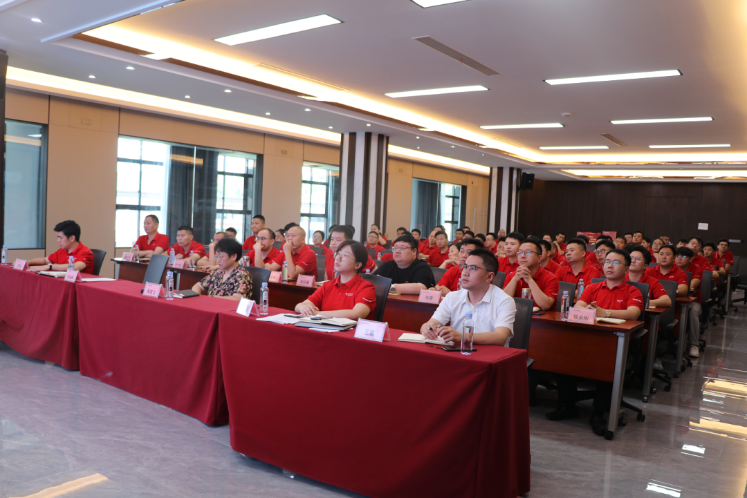 帥豐電器半年度總結(jié)會圓滿舉行，共商集成灶品牌帥豐未來發(fā)展規(guī)劃