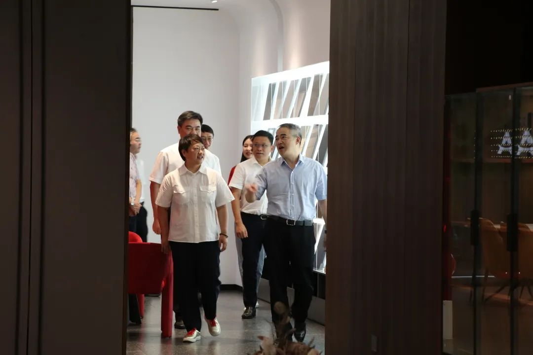 浙江省統(tǒng)計局一行蒞臨集成灶品牌帥豐電器參觀調(diào)研！