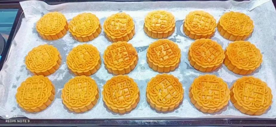 帥豐集成灶風(fēng)火輪蒸烤箱烤制的花式月餅，盡享中秋團圓味！