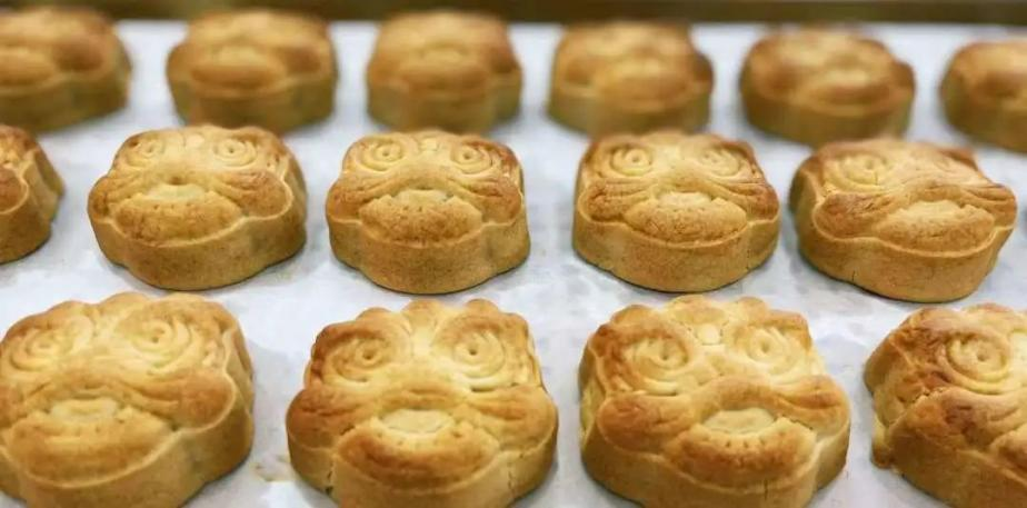 帥豐集成灶風(fēng)火輪蒸烤箱烤制的花式月餅，盡享中秋團圓味！