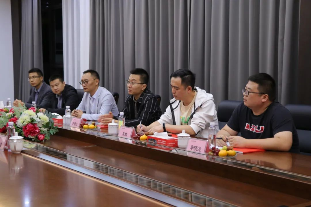 天貓優(yōu)品理想廚房王雁北一行蒞臨集成灶品牌帥豐電器參觀調(diào)研！