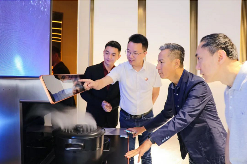 帥豐電器成功入選“首批集成智能廚房產(chǎn)業(yè)試點(diǎn)企業(yè)”   