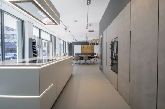 與國(guó)際先進(jìn)理念接軌，全力打造一站式高端全屋定制