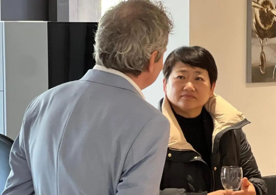 與國(guó)際先進(jìn)理念接軌，全力打造一站式高端全屋定制