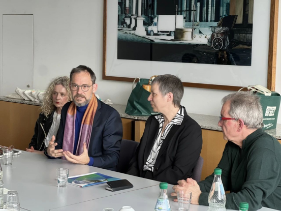 打造國(guó)際校企合作新優(yōu)勢(shì)，理念共創(chuàng)，技術(shù)互融