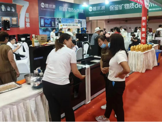 多維出擊 贏戰(zhàn)市場｜帥豐電器攜新品時(shí)空S7亮相家博會(huì)，火爆出圈！