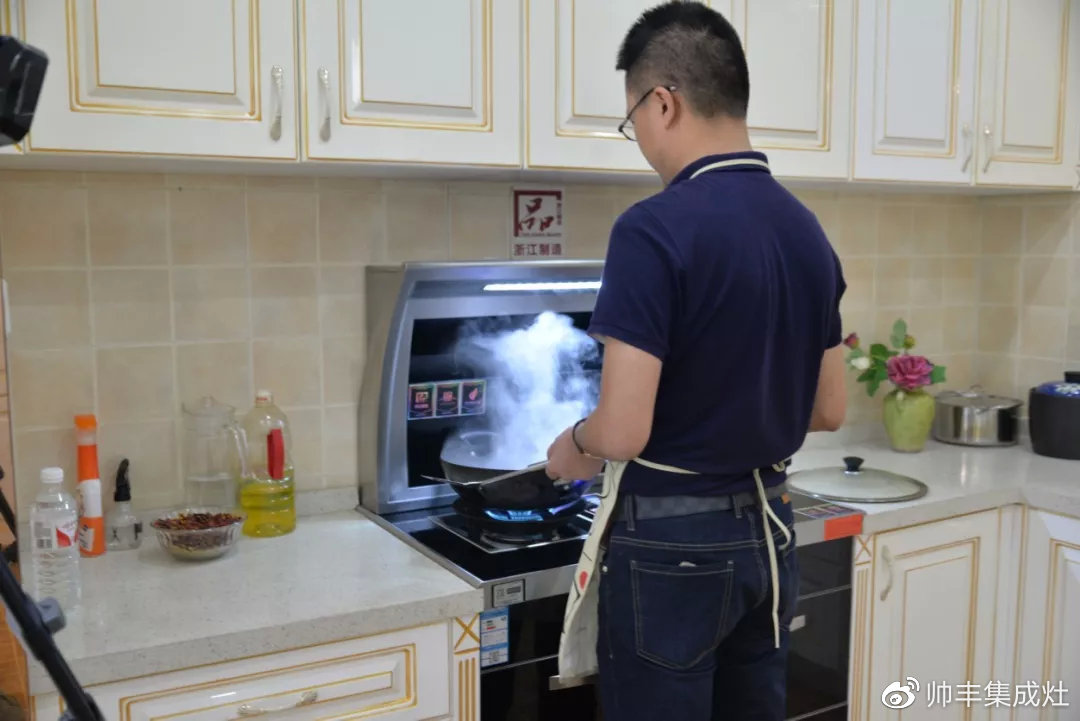 中央電視臺財經(jīng)頻道走進(jìn)帥豐深度調(diào)研 中央電視臺財經(jīng)頻道走進(jìn)帥豐深度調(diào)研