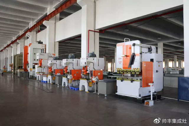 中國(guó)集成灶考察團(tuán)蒞臨帥豐，專業(yè)品質(zhì)贏盛贊