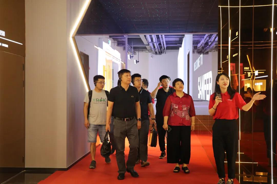 聚力賦能 領(lǐng)跑共贏 | 考察團(tuán)走訪帥豐電器，抒寫嵊州廚電新篇章！