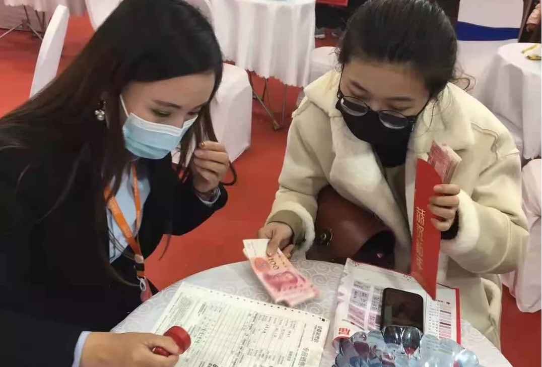 帥豐集成灶鄭州華夏家博會(huì)簽單107臺(tái)，蒸烤一體集成灶驚艷全場(chǎng)！