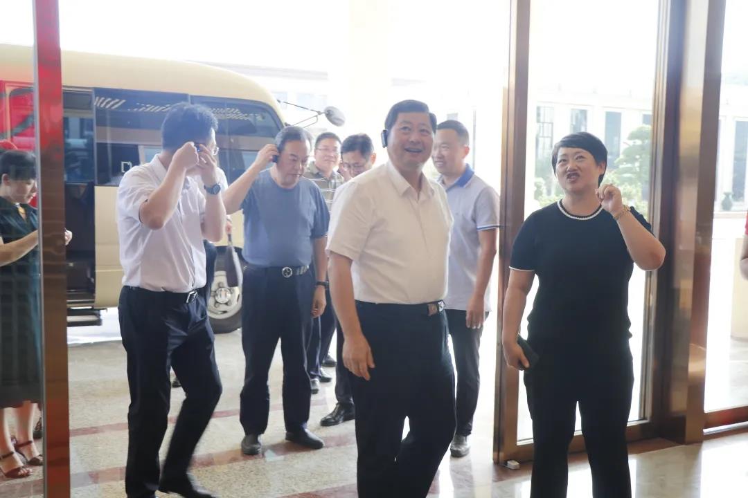 大國品牌|紹興市人大常委會主任譚志桂一行走訪帥豐電器，大力稱贊帥豐實力