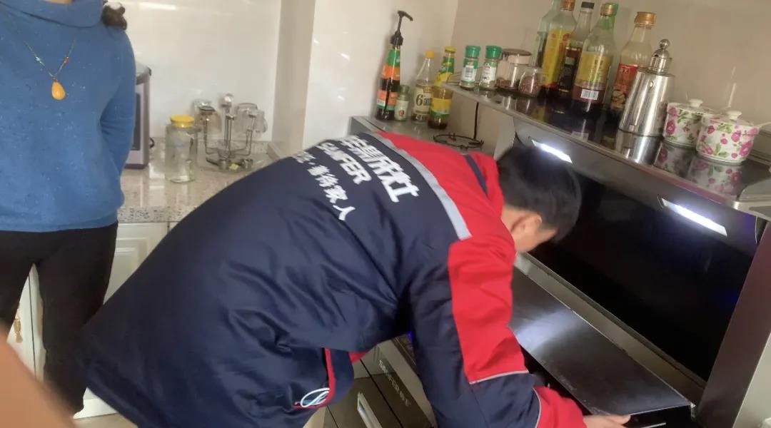 【帥豐微笑服務(wù)】她瘋狂向親朋好友安利帥豐集成灶，原因就是...