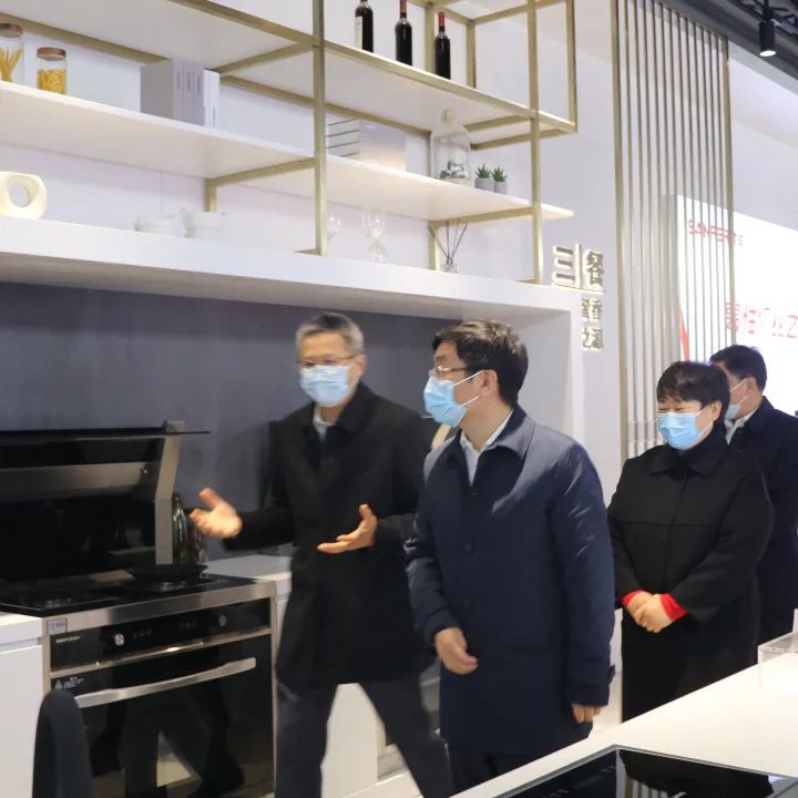 行業(yè)標(biāo)桿，彰顯豐采|紹興市委副書記、代市長施惠芳一行蒞臨帥豐調(diào)研指導(dǎo)！